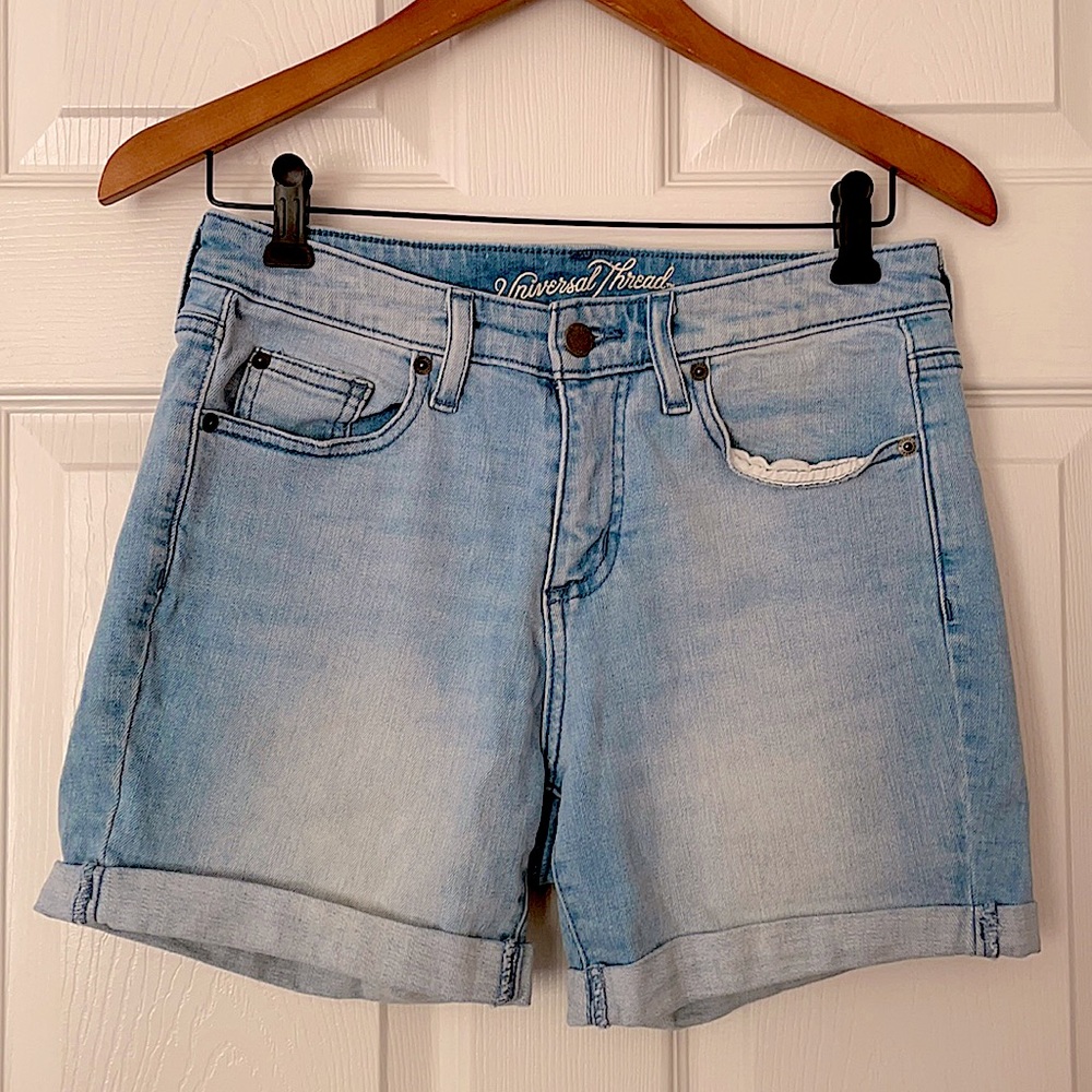 A washed-light blue size 4 Universal Threads short